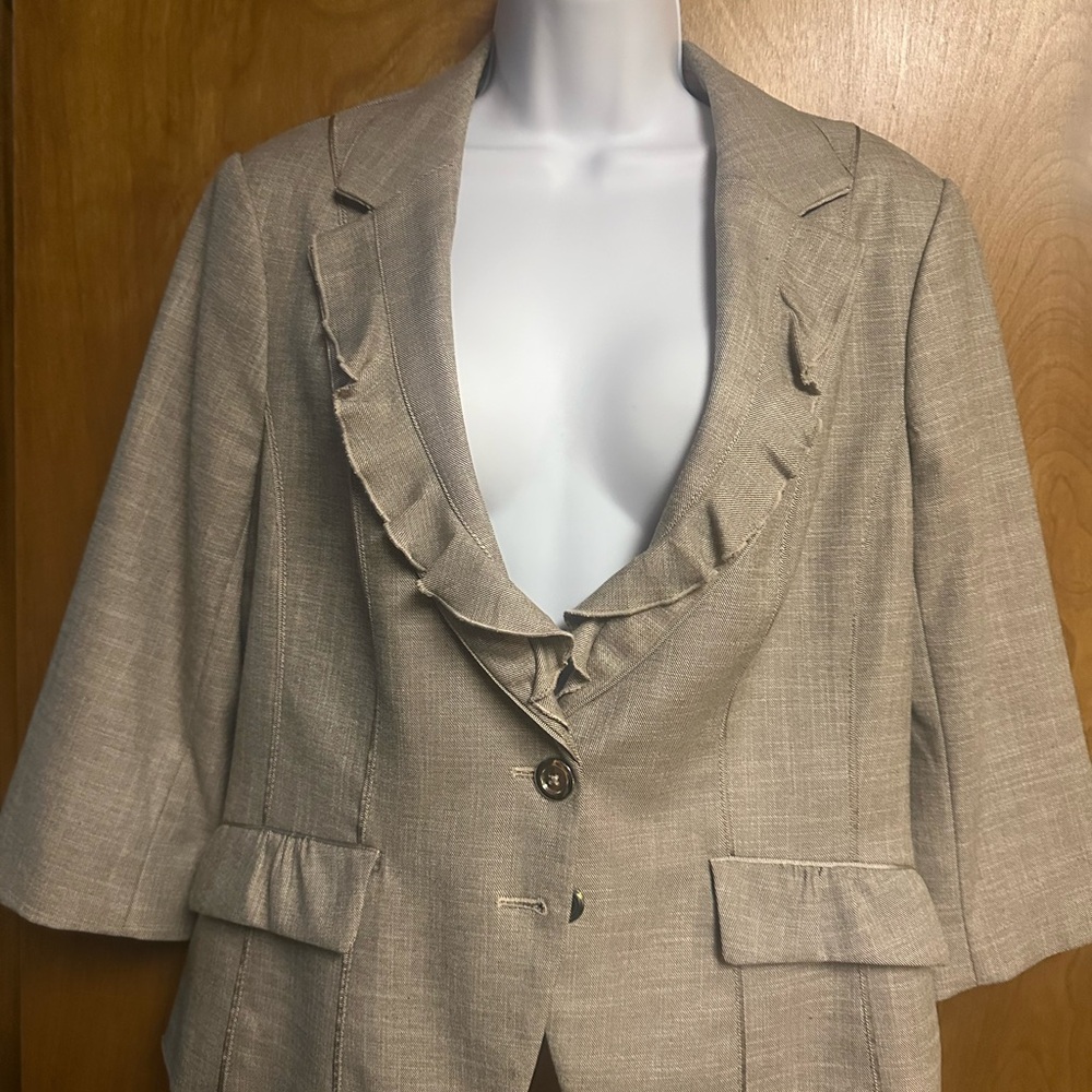 White House Black Market beige blazer NWT